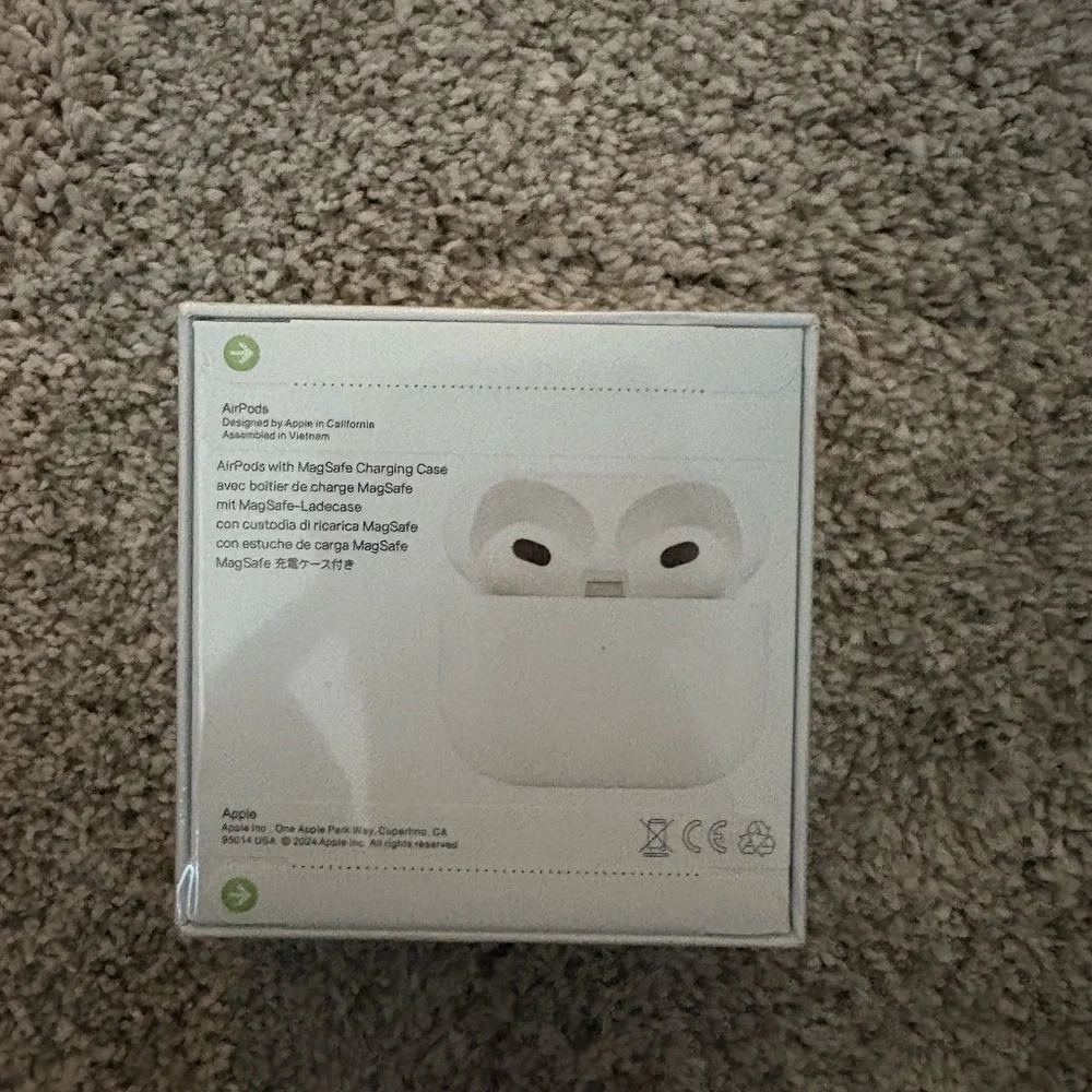 Apple AirPods Wireless Earbuds